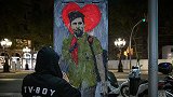 巴塞罗那街头新涂鸦“再见了指挥官”梅西离队真的已成定局了？