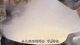 形似蝌蚪的面食，胆小的人看见不敢吃，殊不知比吃肉还香