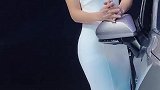 清纯漂亮的车模妹子