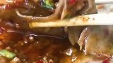 一家不起眼的小店，老板做的卤鸡爪太香了