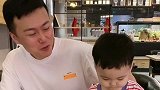 爸妈故意套路一岁半儿子，儿子：就知道你们俩没憋什么好事