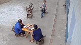 孩子我爸已经三天没打我了