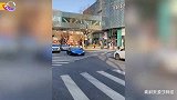 孙俪开320万超跑出街，敞篷大开满脸惬意，曾因超速收多张罚单