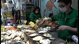 大阪黑门市场，海鲜烧烤小摊，让人满足