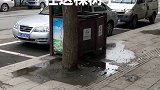 这是一个现代农夫与蛇的故事
