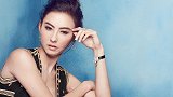 张柏芝带3个儿子搬进豪宅，83岁富豪亲自接送，网友：真感情