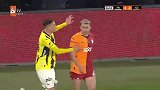 费内巴切vs加拉塔萨雷上演全武行 主裁判出示3张红牌