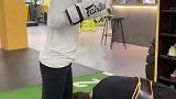 三拳打出个儿子来!