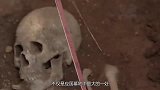考古发掘被同伙谋害的最惨古代盗墓者，尸体悬于洞中，颅顶被砸裂