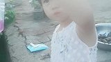 夕阳下得小美女