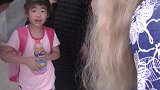 这家人真走运，领养到这么好的孩子，特别懂事年龄还不小
