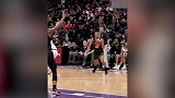 小哥霸气颜扣后被恶意犯规 背部着地太吓人