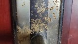 那里生锈，不好开关或者不好开门