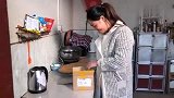农村儿媳故意拿黑煤球蛋糕给婆婆吃，都婆婆开心，看婆婆啥表情