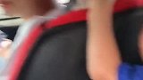 妹妹又给哥哥告状了，有哥哥在的时候，妹妹就有了一座靠山了