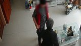 河北男子为75岁痴呆母亲找保姆 监控看到令人发指的一幕