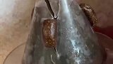 有人盘了三年的文玩核桃，最后才发现是塑料的，真是大冤种