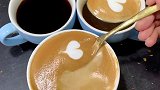 为了节约时间，同时做两杯美式咖啡拉花…