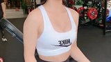 健身房这一幕我看呆了，不得不说，小姐姐认真健身的样子太美了！