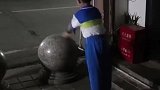 从没想过石墩有这样的作用，想问问孩子的父母，有让孩子学体操的想法吗