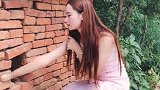简单款的紧身裙随便搭配丝袜都特别有气质