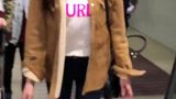 林志玲看我要摔倒，赶紧过来扶我