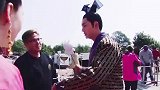 陈伟霆，一个小锤都能玩得很开心的男人