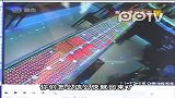 监拍型男金店假试戴抢劫后落跑