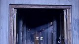 纵队：鬼子军官被抓，嚣张在监狱里欺负姑娘，司令暴怒当众处决