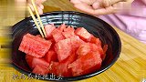 面食创新吃法，加1大块西瓜，好吃还好看，天天吃都吃不腻