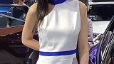 大眼睛，大高个，皮肤白，椭圆脸儿，标准的美女