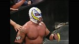 WWE-18年-SD经典时刻：黑裤卡里狂虐神秘人雷尔 619大师的技能全都无效-精华