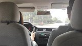 女司机科目三道路练习，驾驶技术逐渐熟练，教练很是放心
