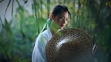 冰雪少女如凡尘  西子湖畔初见晴  是非难解虚如影