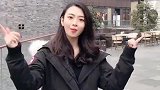 这是我在外旅游碰到的姑娘，她简直太美了，让我久久不能忘怀！