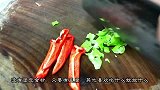 家常豆腐，没有固定食材，只要有豆腐，其他喜欢什么就放什么