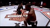 格斗-17年-UFC史上最凶狠的KO!见过大场面的总裁白大拿都已看傻-专题