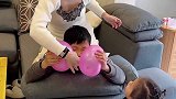 孩子：这个教学言简意赅，就是有点费哥哥.欢乐一家人 萌娃 古灵精怪小宝贝 认真的样子真可爱