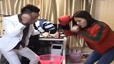 情侣玩石头剪刀布,女朋友那一拳,是不是玩不起