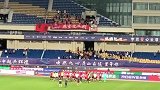重庆两球战胜华夏 球员球迷赛后热烈庆祝
