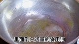 免发面油条教程来袭，现炸现吃超便捷，酥香松软瞬间光盘