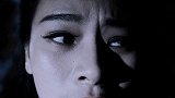 美女走夜路遭绑架，绑匪将其关进小黑屋，开始为所欲为