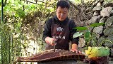 腊排骨跟土豆绝配，煮了两小时，香气四溢真够味，越吃越过瘾