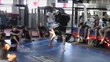 UFC-14年-琼斯卫冕战成败几何：传授决赛 示范一招踢击-专题