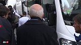 英超-1718赛季-阿根廷国家队抵达马德里 梅西冲轮椅球迷频频挥手超暖心-专题