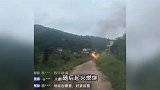 网红唐飞机直播时坠机身亡,事发瞬间曝光:飞机失去控制坠落起火