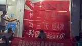 四年了终于喜提驾照！小伙子有点偏科