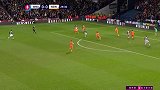 第30分钟西布朗球员奥斯挖拉射门 - 被扑