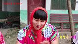 天气炎热，妈妈给甜甜和来福做沙冰火龙果，冰冰凉凉的真好吃