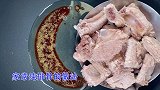 家常炖排骨的做法，好吃有诀窍，方法都告诉你，排骨肉软烂不油腻